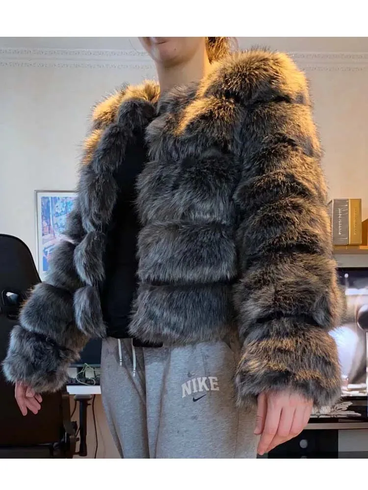 Classy Virginia cropped Faux Fur Bubble Coat Autumn coat