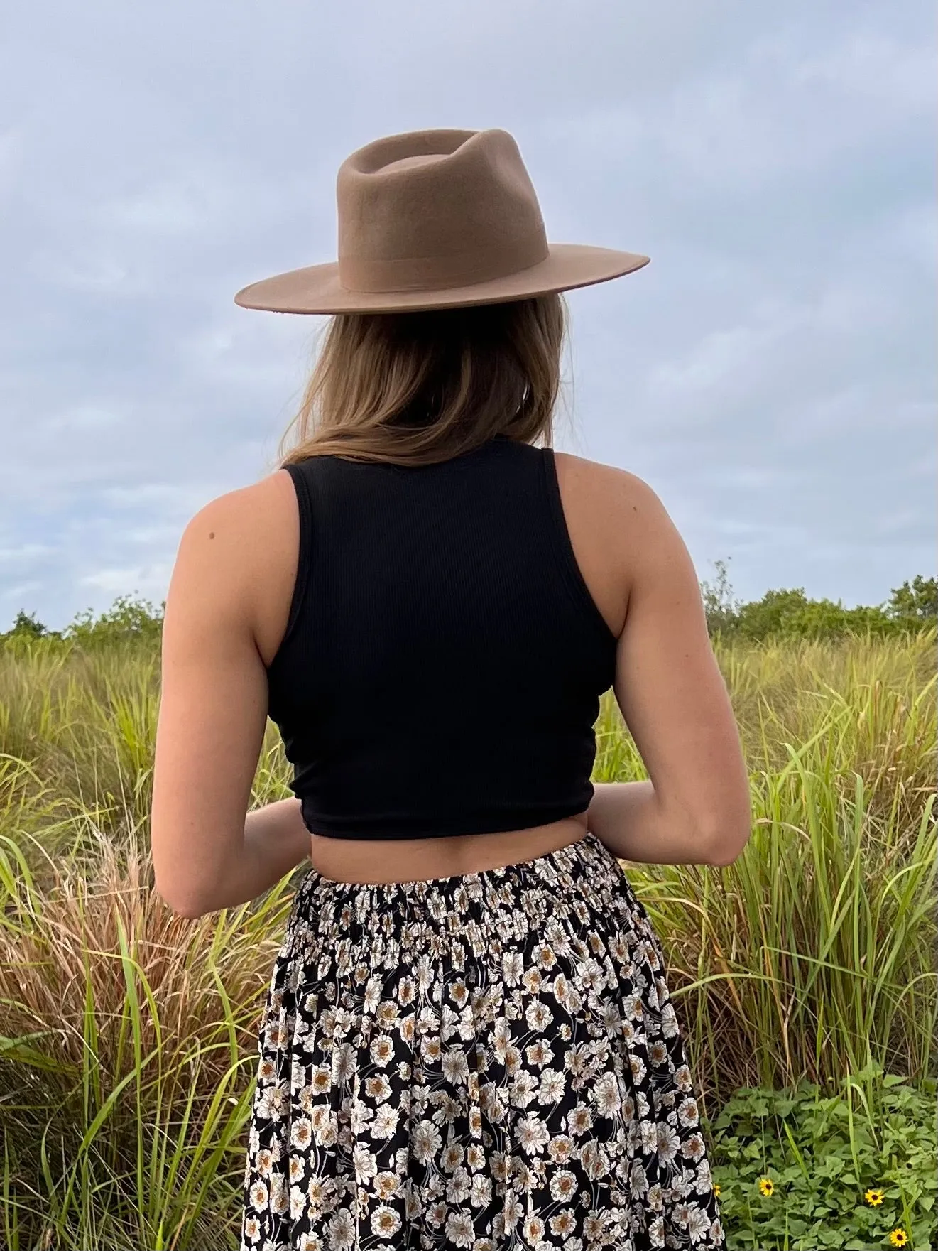 DEMI CROPPED TANK IN BLACK